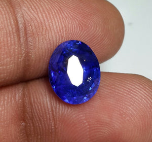 What is the color of true Ceylon sapphire.