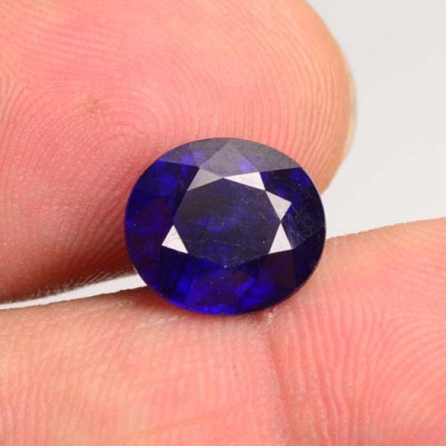 5.41 Oval cut Fissure Filled Gorgeous Blue Sapphire. TREATED Natural Sapphire