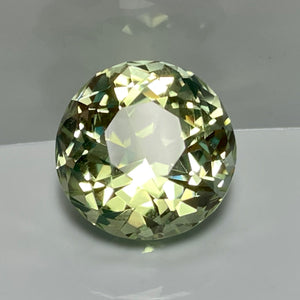 Topaz, 15.14 ct. Yellow-Green, Russia, No Treatment, Round Cut, Flawless