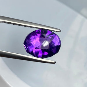 5.36 Carat Cabochon Amethyst with Faceted Base, Award Winning Cutter, VVS