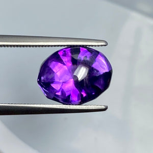 5.36 Carat Cabochon Amethyst with Faceted Base, Award Winning Cutter, VVS