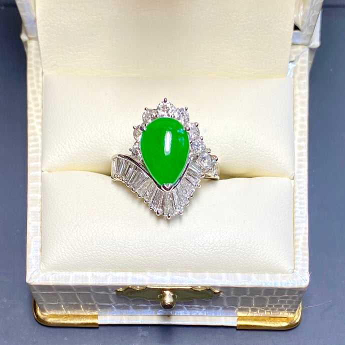 Imperial Green 4 carat Jadeite 1960's era ballerina ring with about 3 carats plis of D color VVS1 to Flawless diamonds, platinum size 7 (can be sized) or made into a pendant/enhacer for pearls or a platinum chain