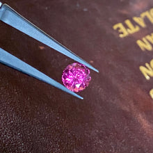 Malaya Garnet, 1.42 ct. Round Brilliant, Purplish Pink, VVS